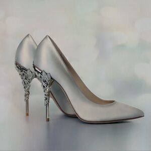 Ralph & Russo Eden shoe in Silver. Size 7 (37.5)